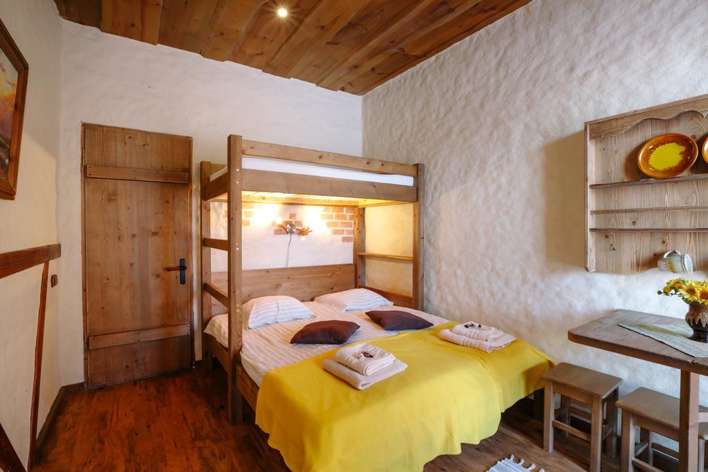 Guest House And Camping ยูร์มาลา ภายนอก รูปภาพ