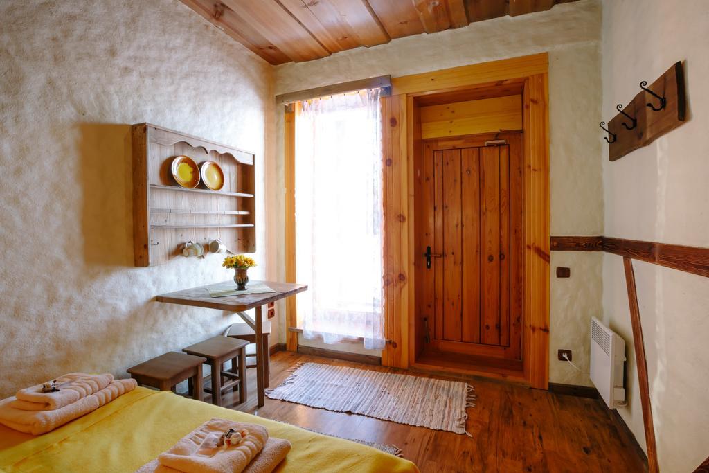 Guest House And Camping ยูร์มาลา ภายนอก รูปภาพ